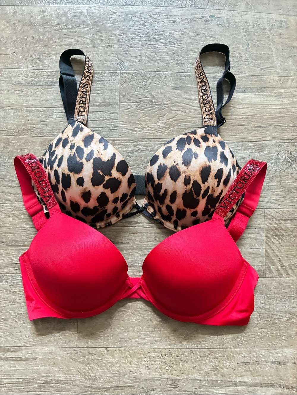 Victoria Secret 2 Satin Bombshell Plunge Bras Leopard Print Logo Shine Strap - Picture 8 of 16